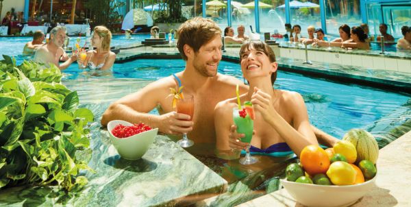 Thermen- & Erlebniswelt Cocktailbar in der Blauen Lagune