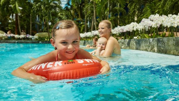 Mit der ganzen Familie in der Therme abtauchen