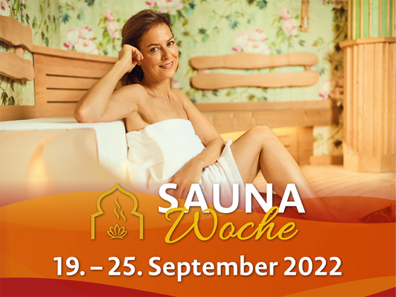 Saunawoche Eine Frau in der Sauna
