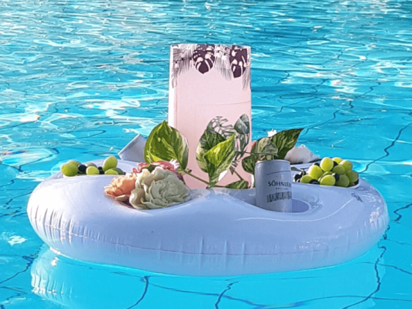 Die besondere Valentinstagsüberraschung Schwimminsel am Valentinstag zubuchen