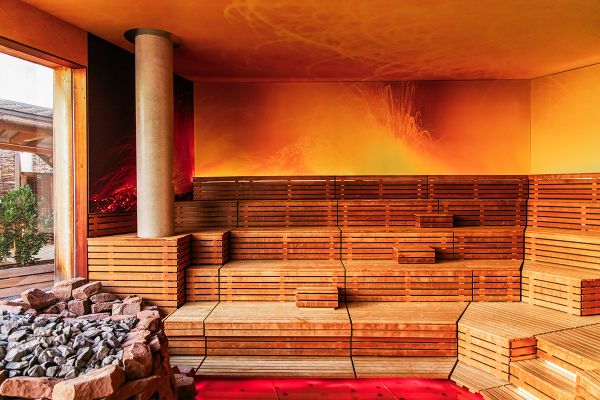 Eine Sauna mit Lava