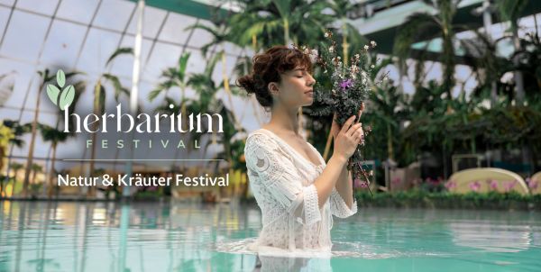 Herbarium Festival - Natur & Kräuter Festival Motiv illustrierte Frau in der Natur